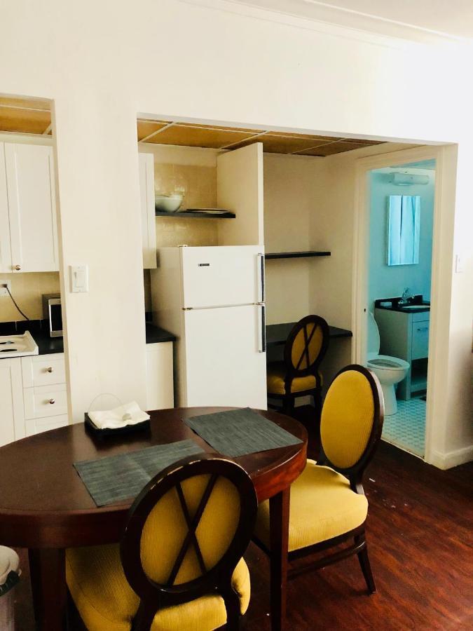 Stylish Apartment: Comfortable In The Golden Square Mile Apartment