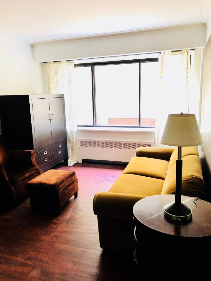 Stylish Apartment: Comfortable In The Golden Square Mile Apartment Montreal