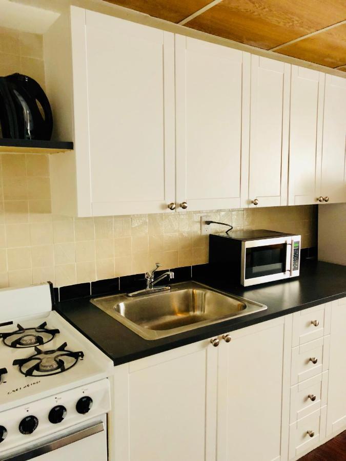 Stylish Apartment: Comfortable In The Golden Square Mile Apartment